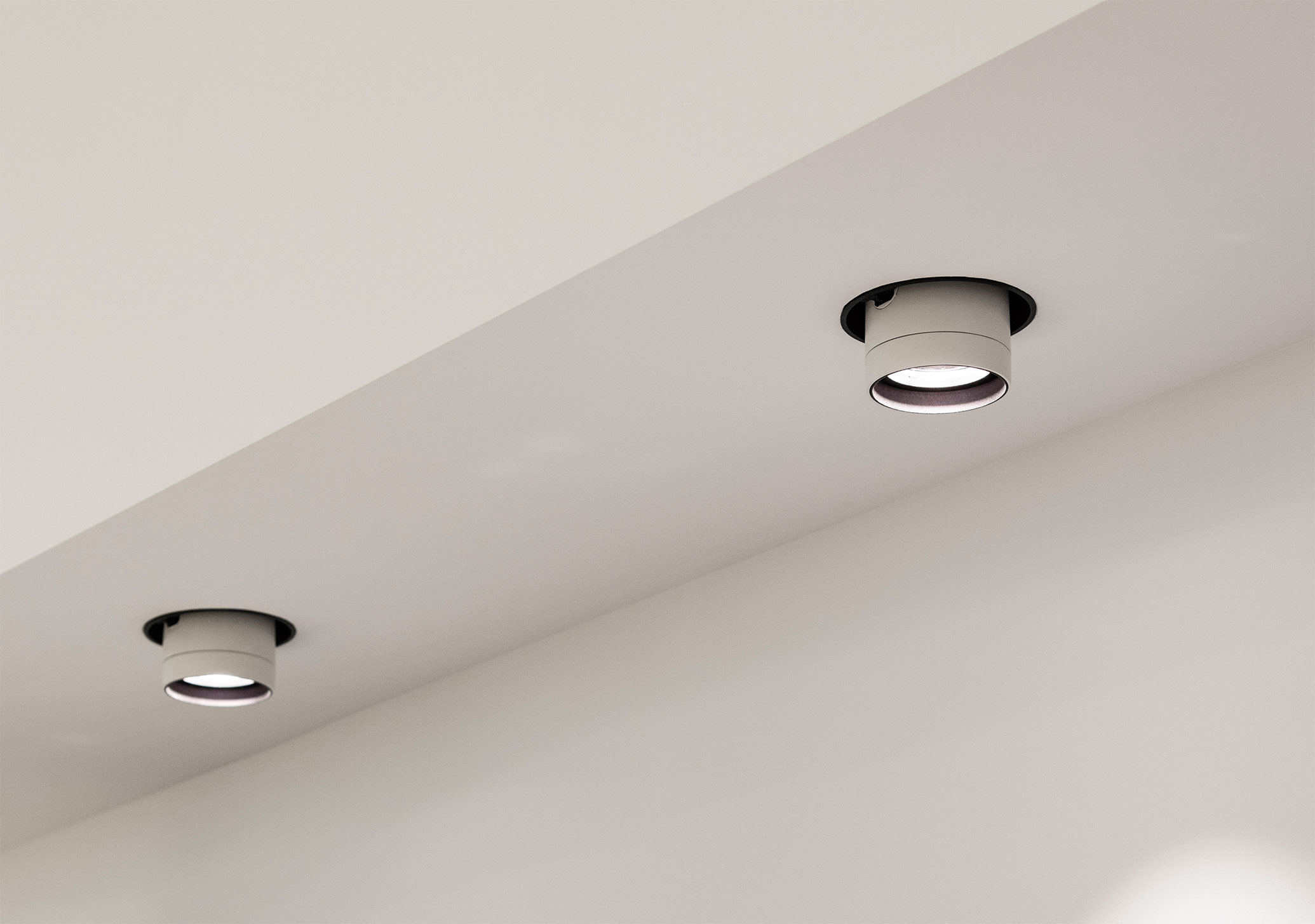 Pure Downlight 吸顶灯