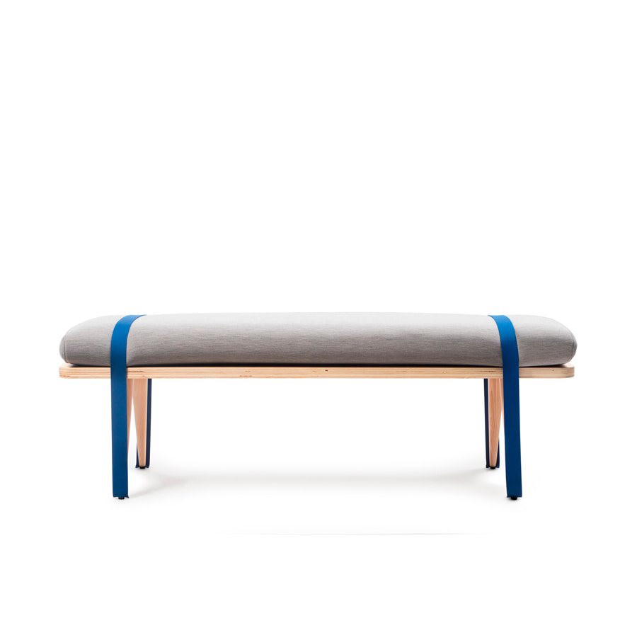 RS BARCELONAOn the road bench长凳