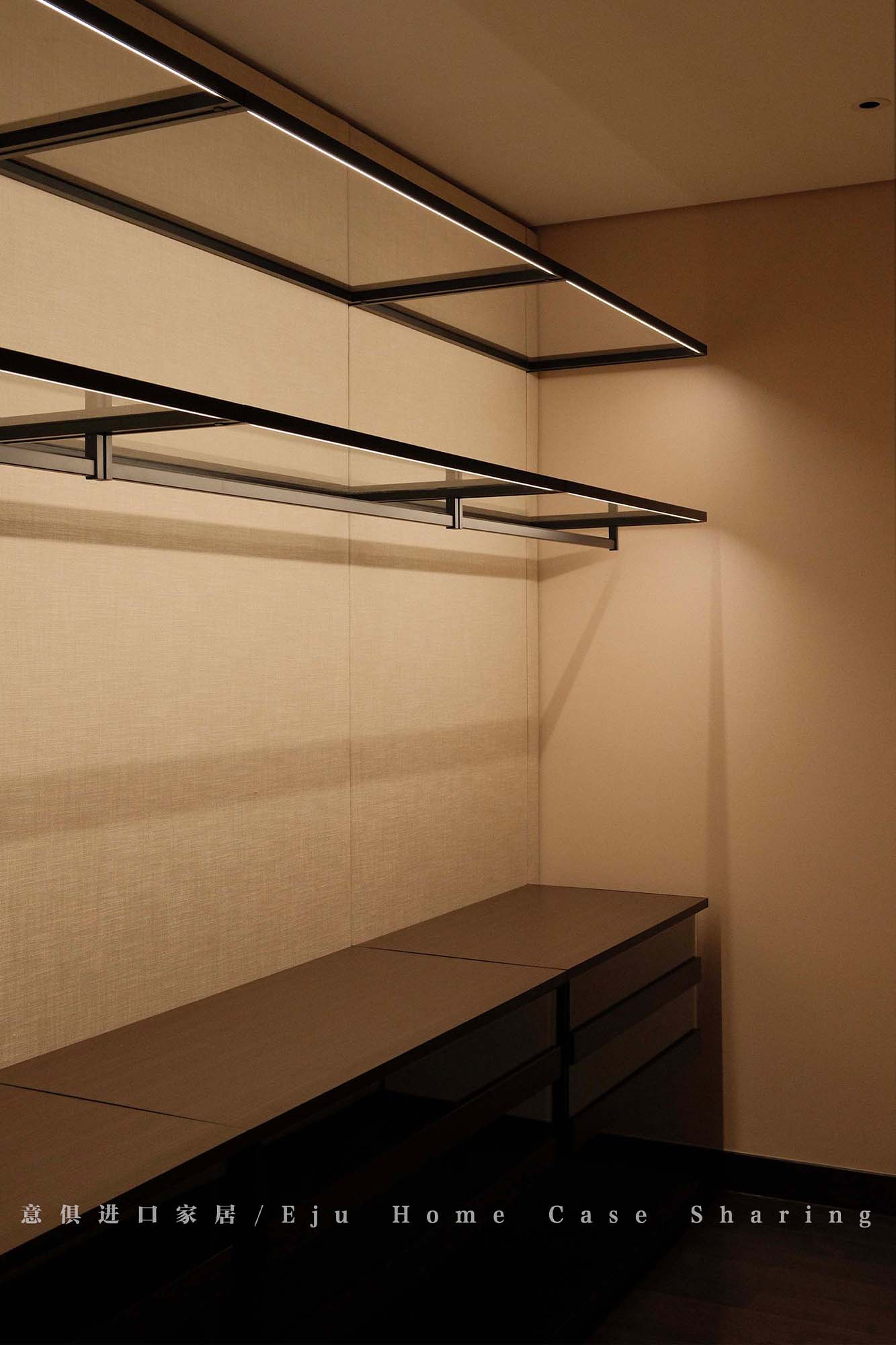 【重庆江景别墅精品案例】Porro的极简低奢意式衣柜美学